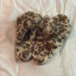 Faux Fur Leopard Print Slippers